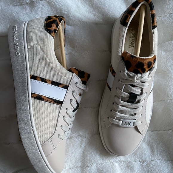 SOLD - Picture 6 of 8